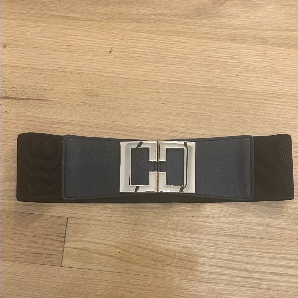 Stretchy Black Leather Belt